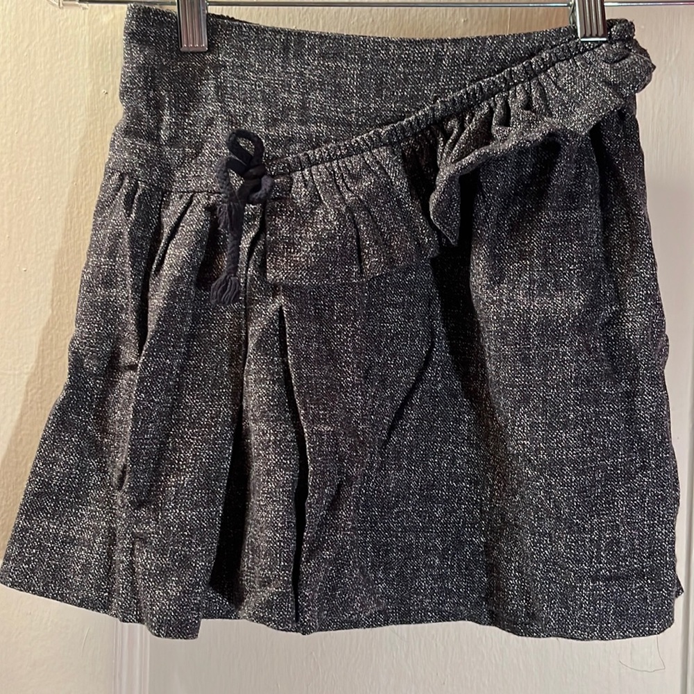 Grey Kids Size 10 Ruffle Style Skirt with String Bow and Pockets